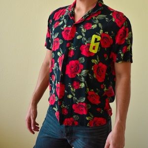 FOREVER 21 ROSE GRAPHIC BUTTON DOWN